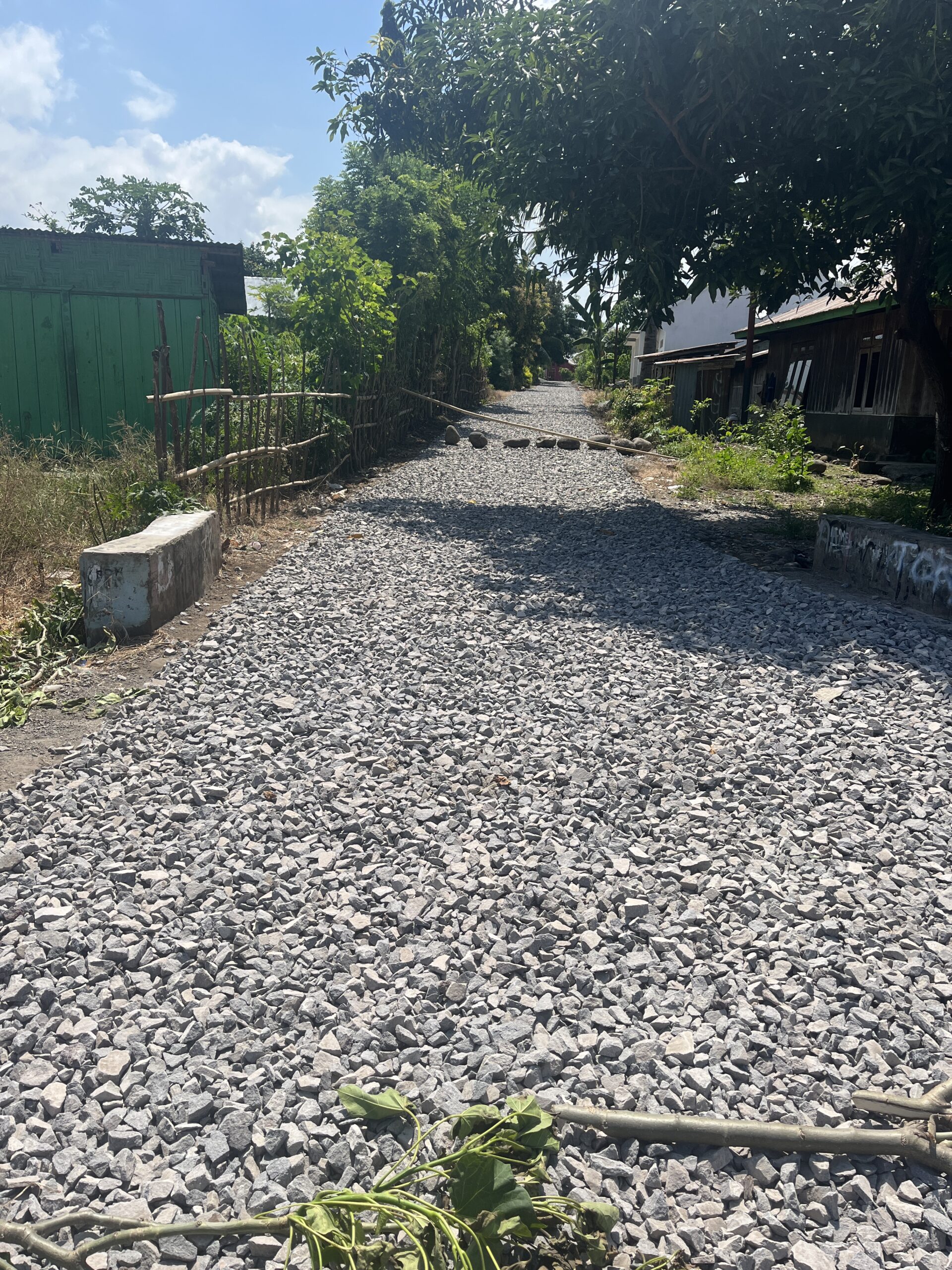 Pembangunan Jalan Lapen di Desa Nanga Labang,Warga Sambut Antusias