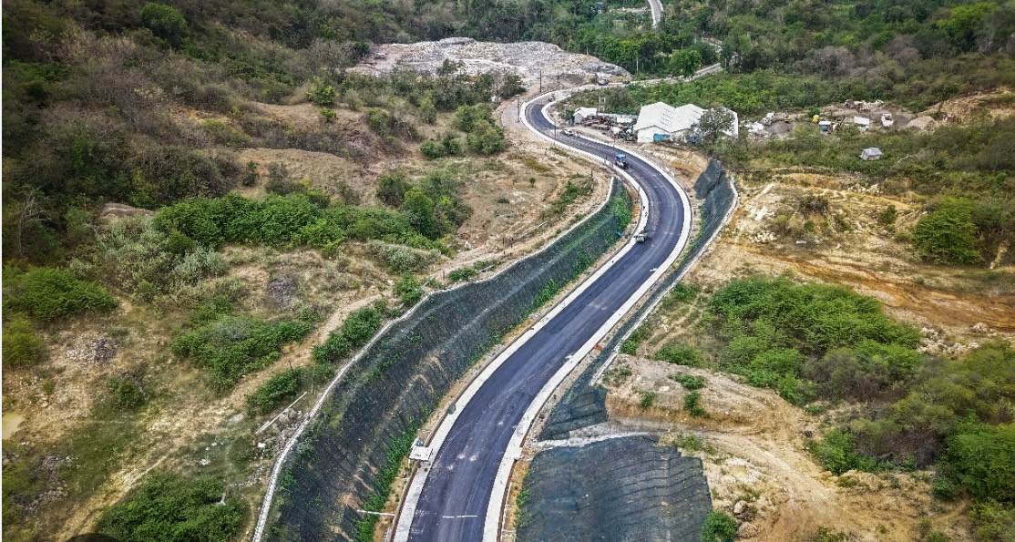 PPK Pastikan Kerusakan Beberapa Item Pengerjan Jalan Peti Kemas–Wae Kelambu Masih dalam Masa Pemeliharaan